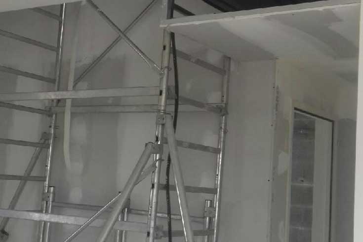 Echaffaudage pour bandes à placoplatre